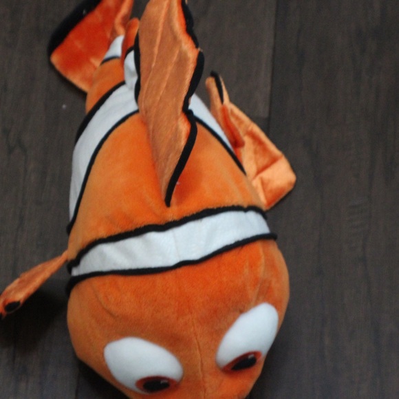 Nemo plushy - Picture 6 of 8